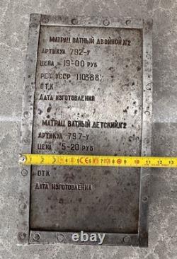 Ancien présentoir d'usine publicitaire industrielle URSS production de MATELAS