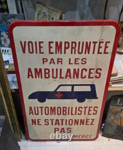 Ancienne Plaque Emaillee Voie Empruntee Par Les Ambulances