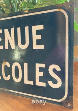 Ancienne plaque de rue en tôle émaillée bombée panneau Avenue des écoles vintage