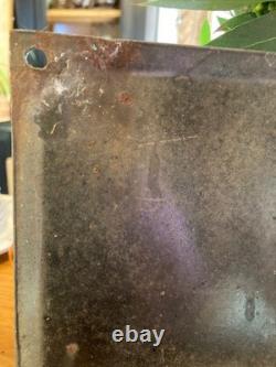 Ancienne plaque de rue en tôle émaillée bombée panneau Avenue des écoles vintage