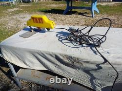Enseigne de Taxi Vintage