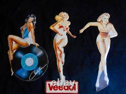 Lot de 3 pin-up / Chiqué Chiqué disques MOTORS / VEEDOL / réédition année 2000