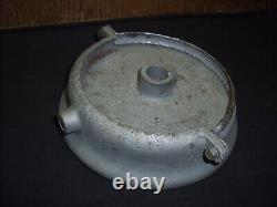 Rare Support En Fonte Globe Opaline Pompe A Essence Satam Themis Boutillon Samoa