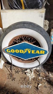 Tres Rare Ensemble 2 Plaques Goodyear Pneus A Flanc Blanc Neuhaus Bagneux 1960